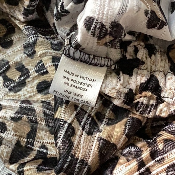 Erm London Cheetah Print Blouse, Women’s Size Large. - Picture 9 of 12